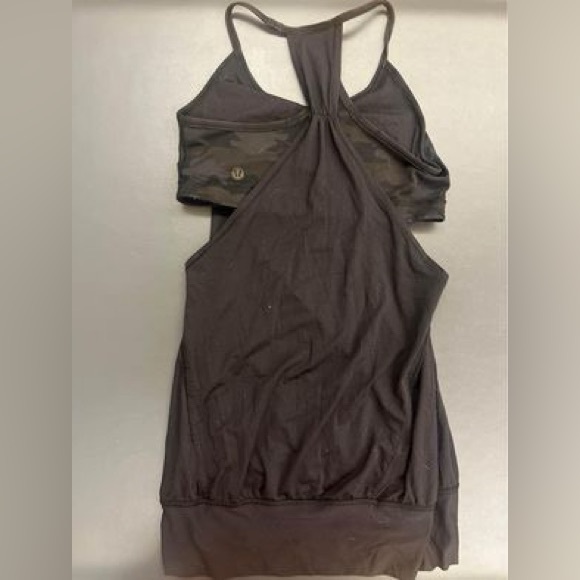 Lululemon No Limits Built-in Bra Tank in Black / Retro Camo Size 4 Athleisure - Picture 5 of 6